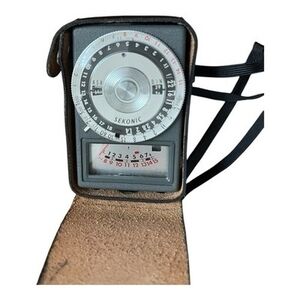 Vintage Sekonic L-216 Auto Range Light Meter Japan w/ Leather Case